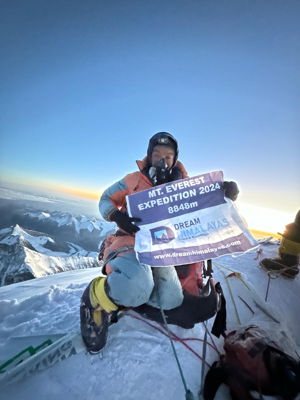 Mt. Everest Expeditation by Dream Himalayas 2024