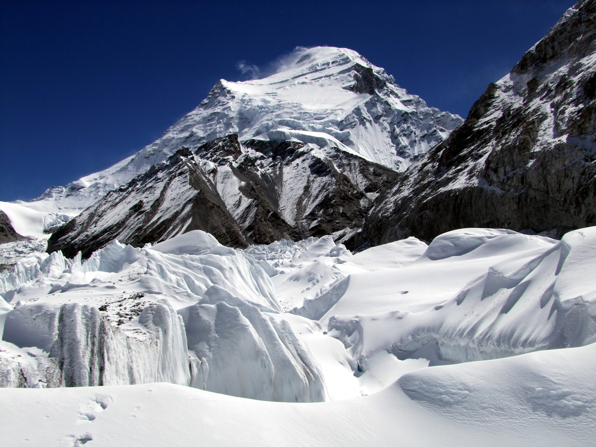 mt. cho oyu and glacier seen from cho oyu expedition