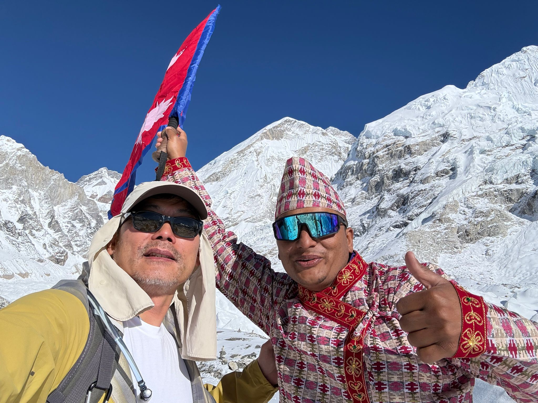 Luxury Everest Base Camp Trek and Return by Helicopter