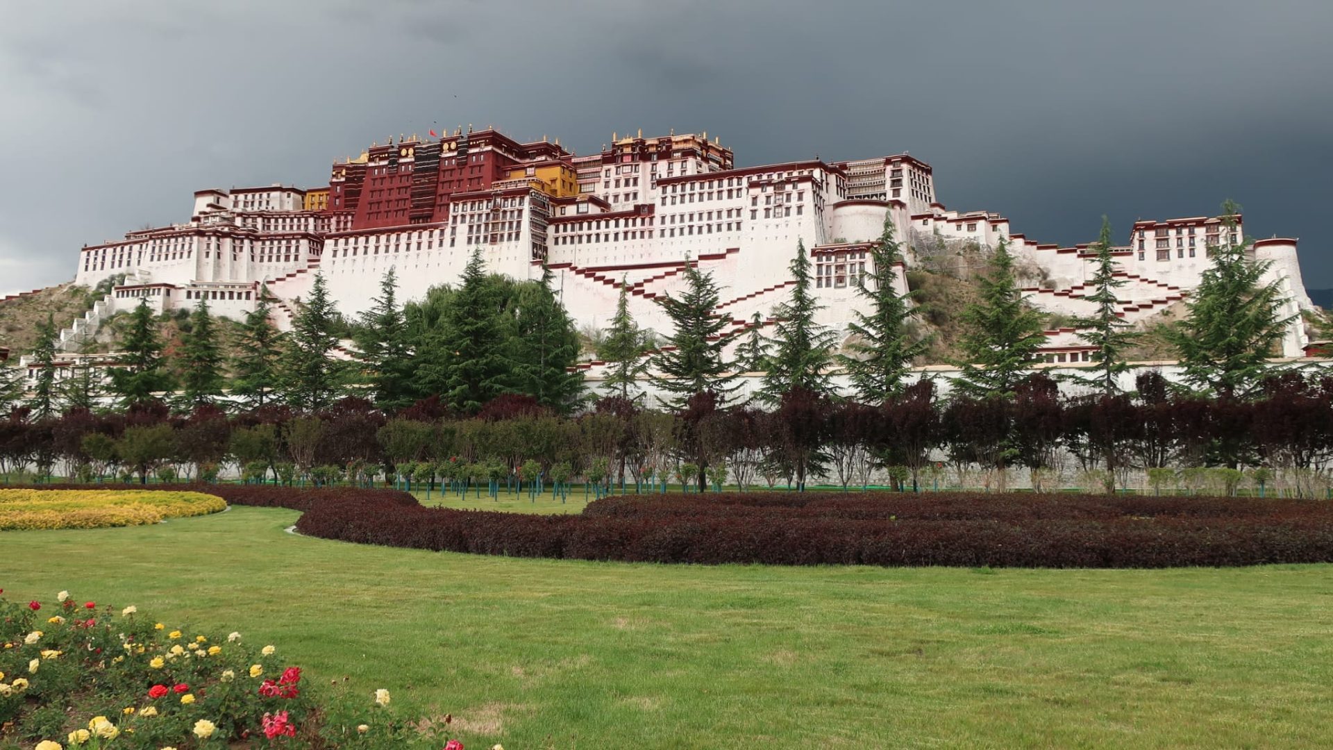 Lhasa Overland Tour from Kathmandu: 8 Days