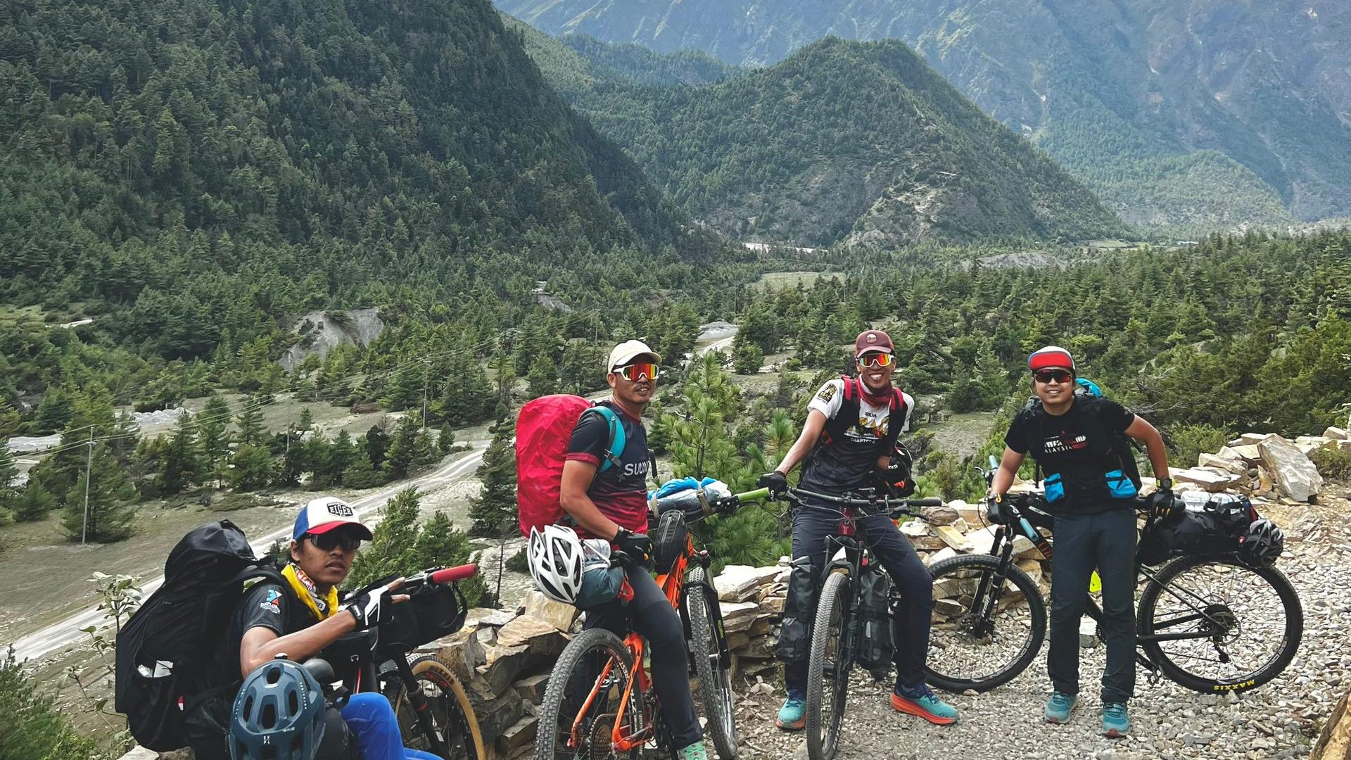 Annapurna Circuit Mountain Bike Tour – 11 Days